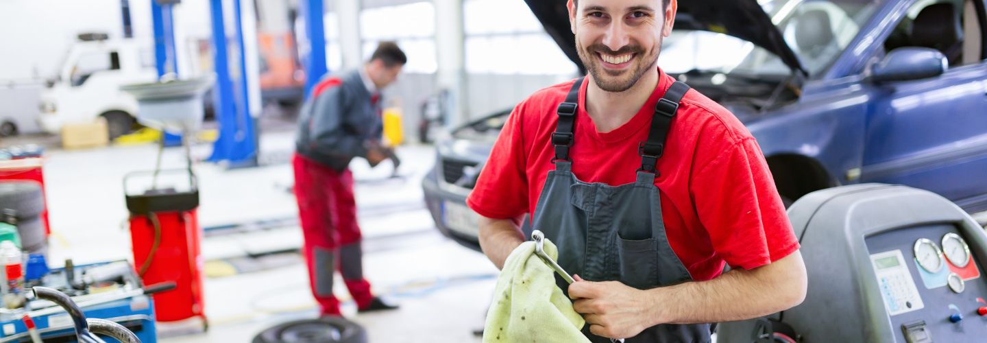 Lena Lighting car mechanic