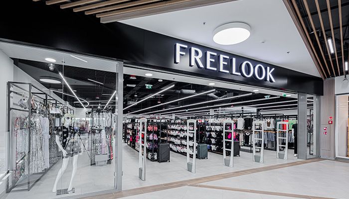 Salon Freelook v nákupním centru Marino ve Vratislavi s naším osvětlením
